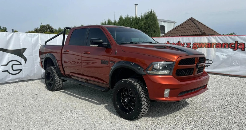 Dodge RAM cena 108900 przebieg: 298000, rok produkcji 2013 z Grójec małe 352